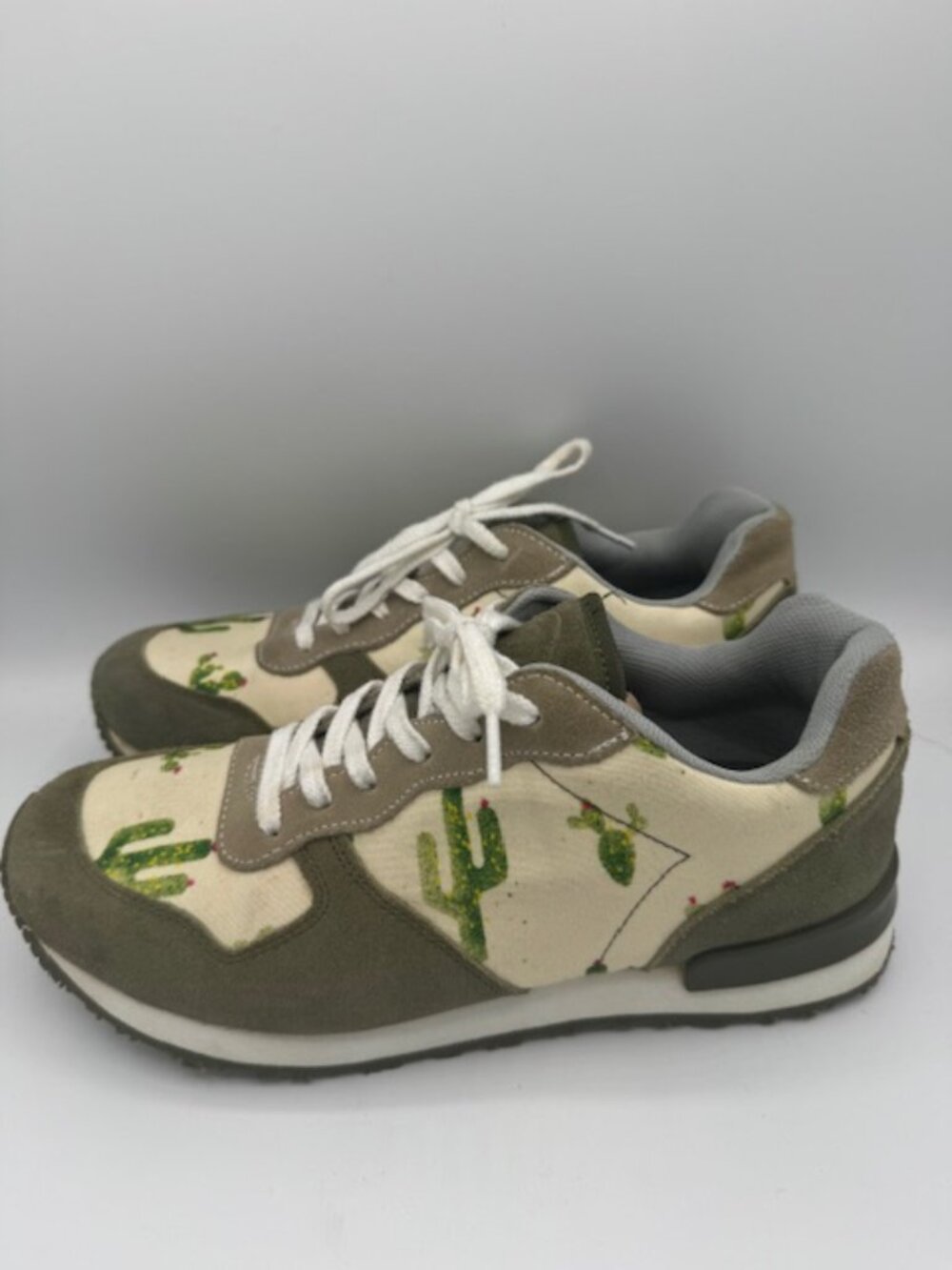 Inkkas Cactus Print "Prickly Jogger" Sneakers Women's 9